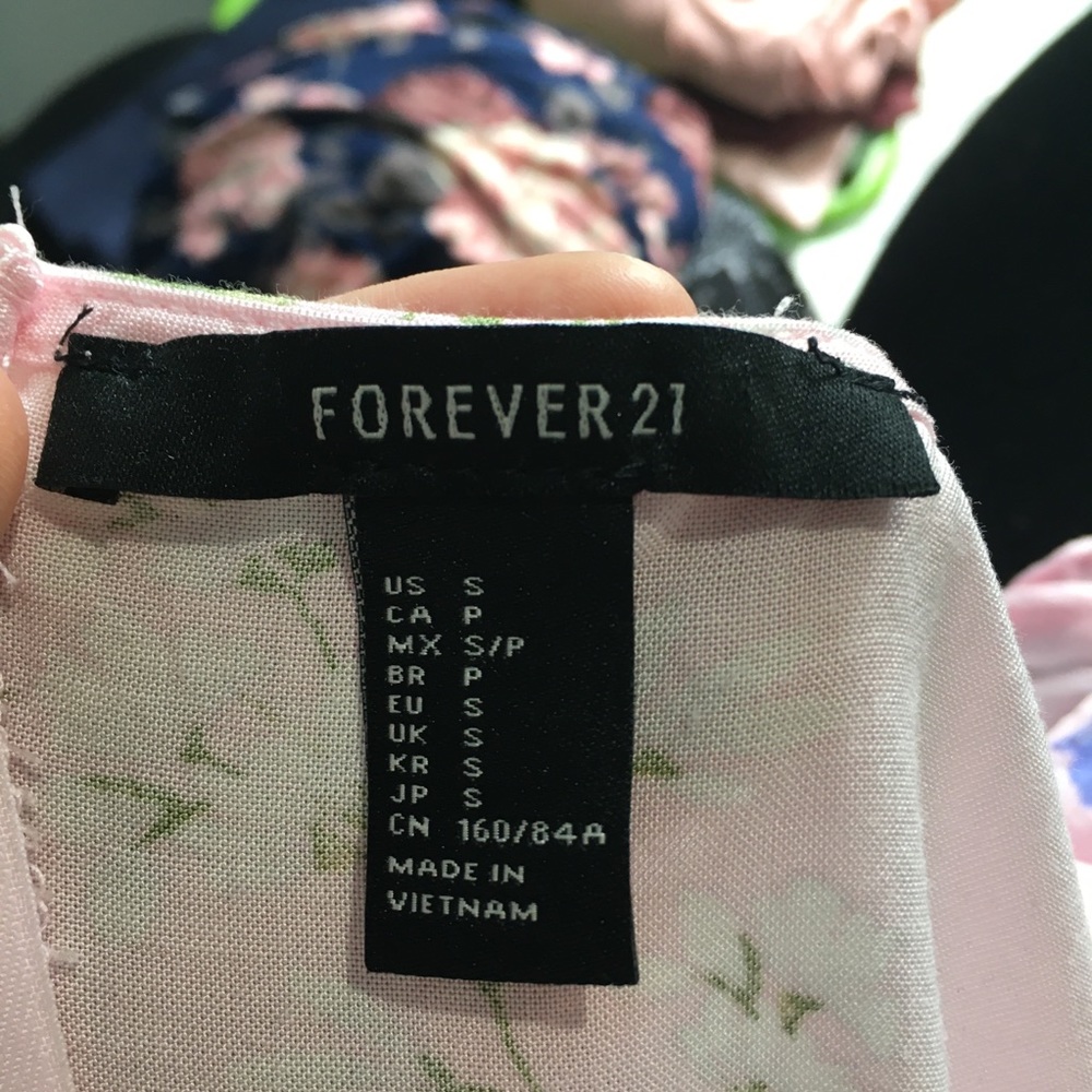 Spring dress - Picture 2 of 2